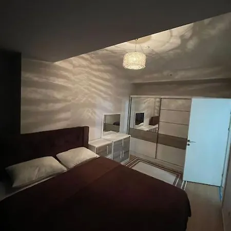 Avm Yaninda Sik Apartment *